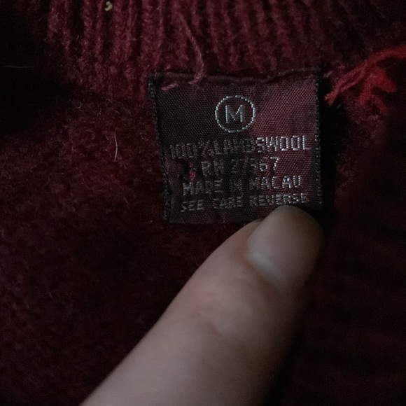 Preppy vintage burgundy scarlet red 100% wool academia sweater vest size medium - Picture 7 of 7